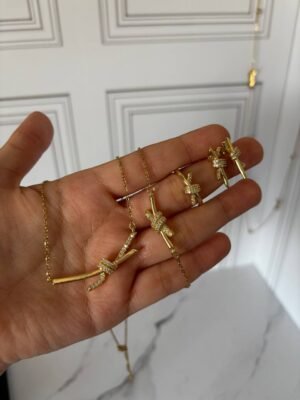 Parure عقدة الحب